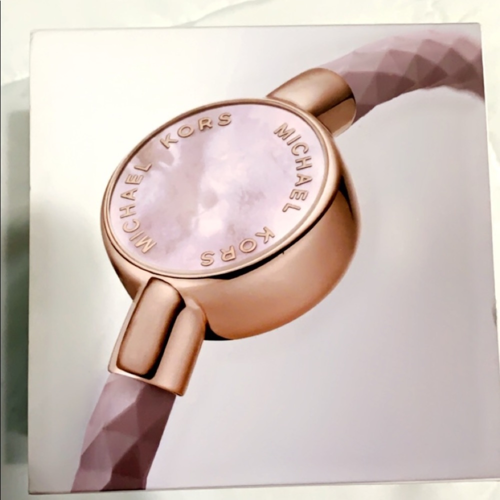 COPY - Michael kors access